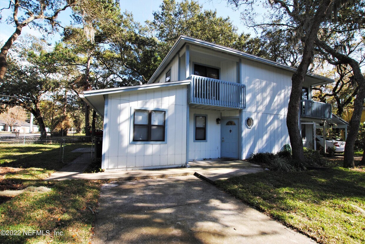 2042 Lakeview Ct, Atlantic Beach, FL 32233 House Rental in Atlantic