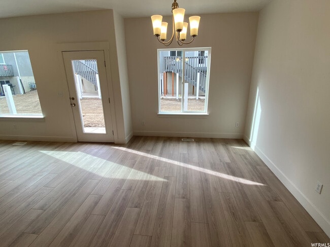 Foto del edificio - 7271 N Silver Spring Way