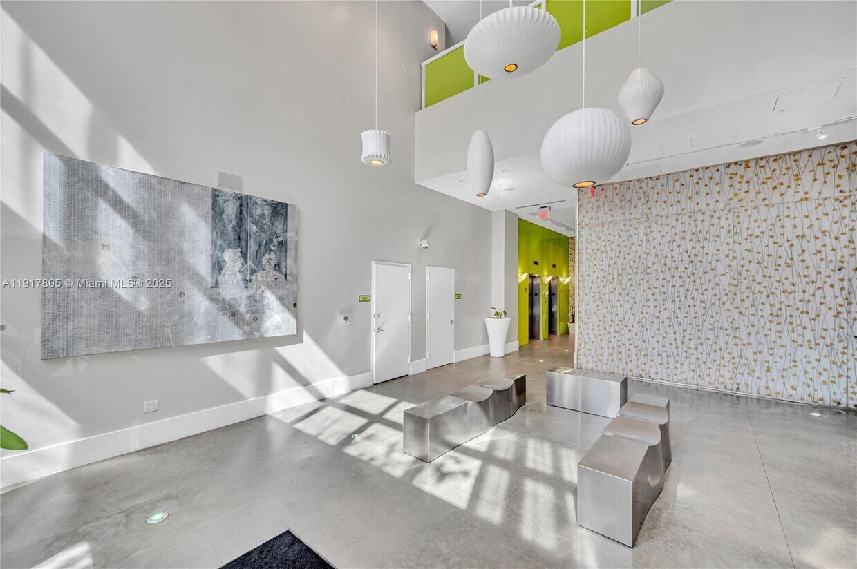 Foto principal - 133 NE 2nd Ave