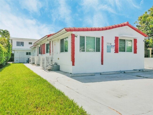 Building Photo - 7718 Carlyle Ave
