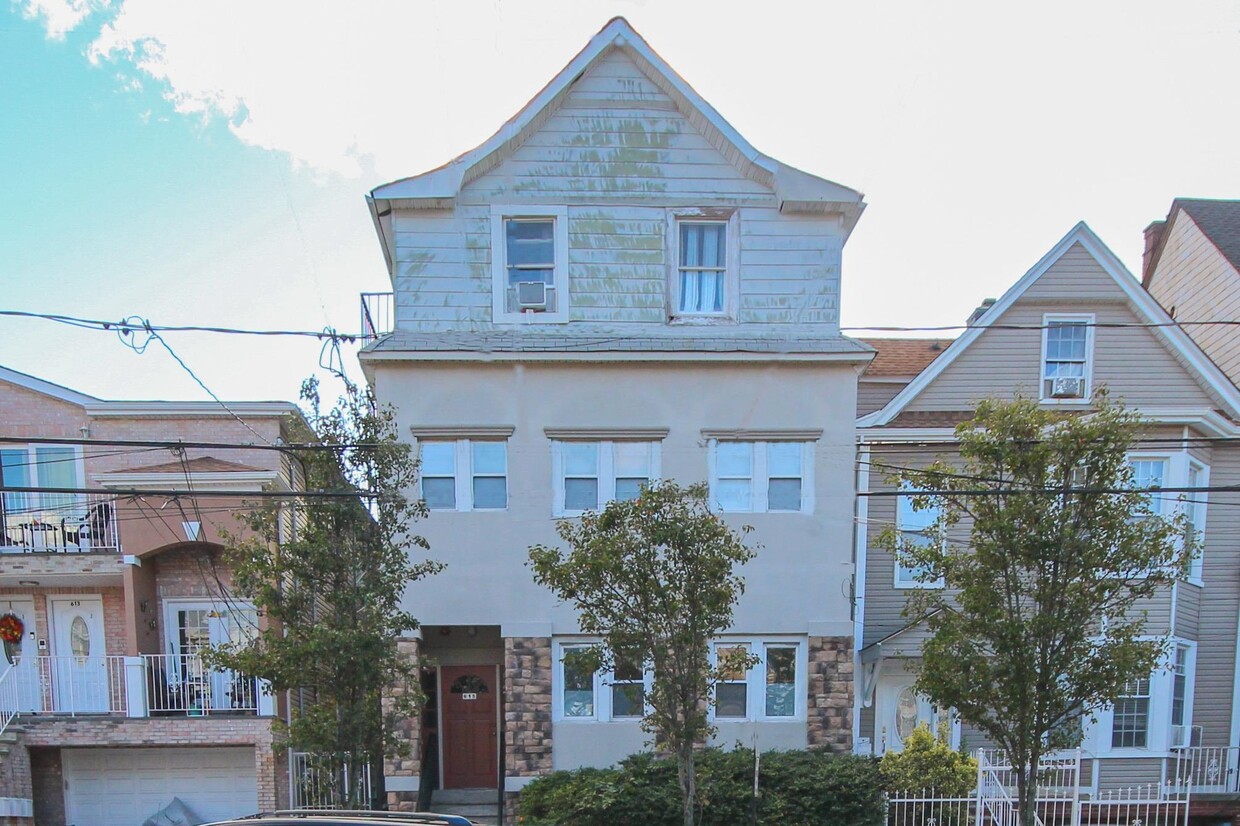 Foto principal - 615 15th St