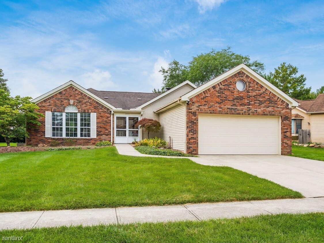 Foto principal - 3 br, 2 bath House - 3947 Saddlehorn Dr