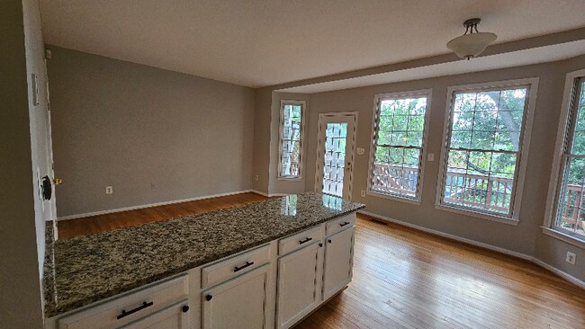 Building Photo - 6342 Franconia Commons Dr