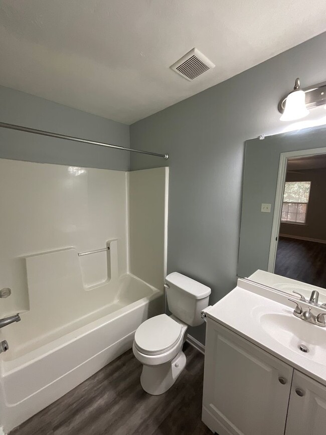 Foto del edificio - 4463 Belair Dr