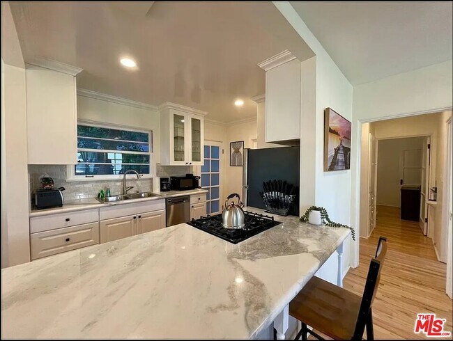 Foto del edificio - 1134 Chelsea Ave