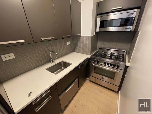 Building Photo - East 39th Street