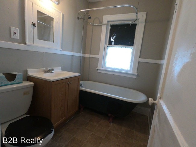 Building Photo - 2 br, 1 bath Apartment - 3102 W 111th St