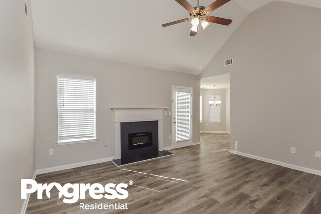 Building Photo - 180 Creekview Blvd
