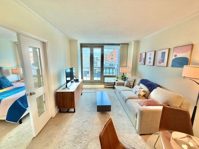 Building Photo - Penn Ave Prominent Neoclassical 1 Bed Condo, w/Balcony, Pool, Gym. - Furnished Option, Parking Op...