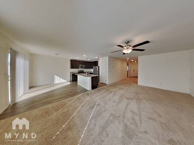 Foto del edificio - 282 S Oak St