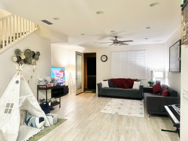 Building Photo - 859 White Moonstone Loop