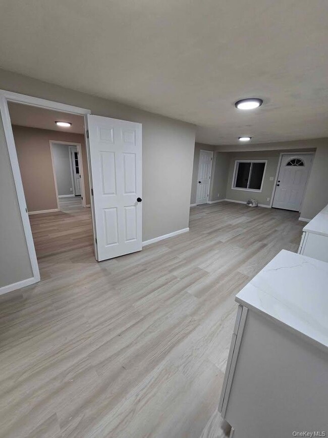 Foto del edificio - 991 N Quaker Ln