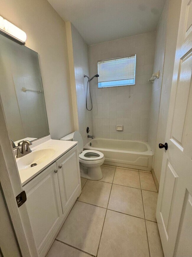 Foto del edificio - 10895 Fillmore Dr