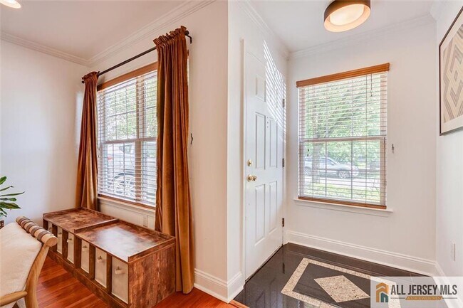 Building Photo - 403 Somerset Ct