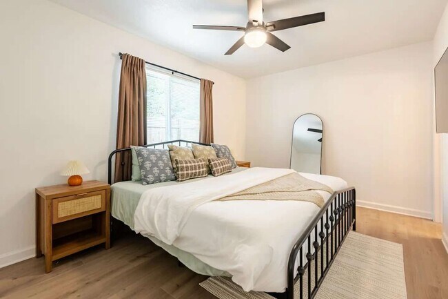 Foto del edificio - 1751 Horseshoe Cir