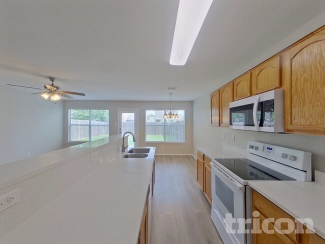 Building Photo - 1461 Pine Ln