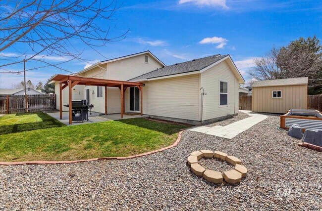 Foto del edificio - 1117 N Maple Creek Ave
