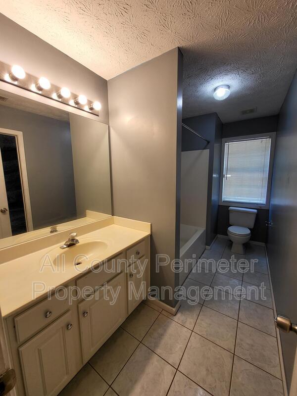 Foto del edificio - 556 Creekstone Dr