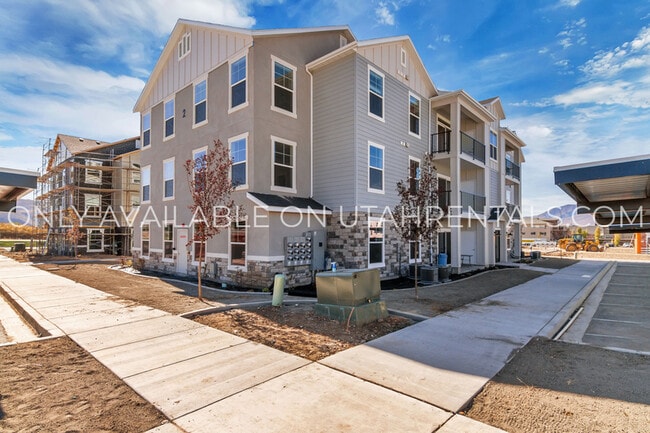 Building Photo - 1128 S 820 E