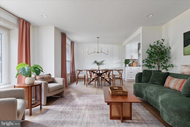 Foto del edificio - 4386 Lakewood Dr