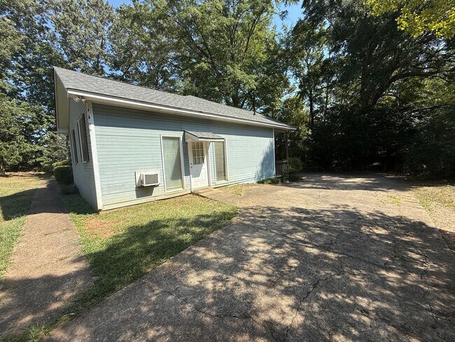 Foto del edificio - 1402 Northgate Dr
