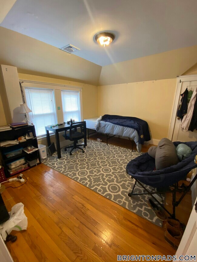 Building Photo - 233 Commonwealth Ave