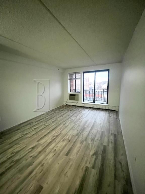 Foto del edificio - 2 bedroom in Astoria NY 11106