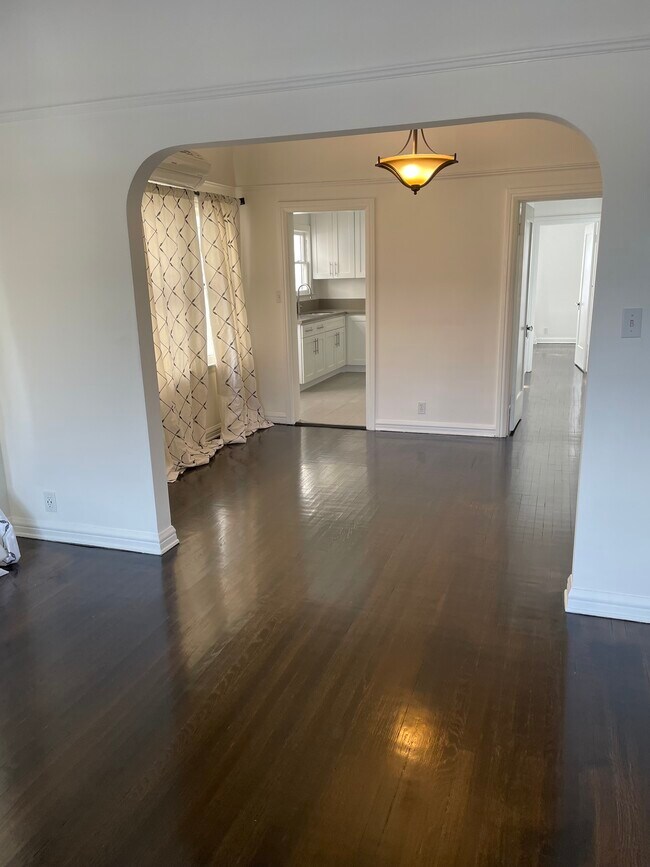 Foto del edificio - 5548 Sierra Vista Ave