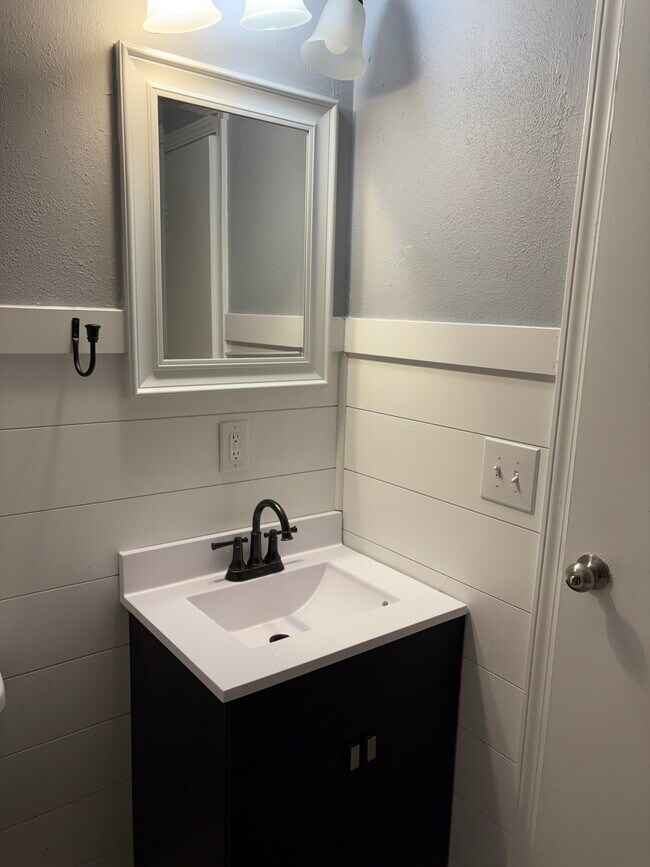 Foto del edificio - 222 Dean Dr