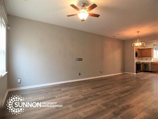 Foto del edificio - Updated 2 Bed, 2.5 Bath Townhome!