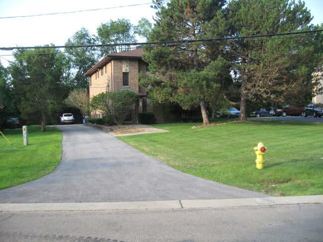 Building Photo - 453 Burlington Ave