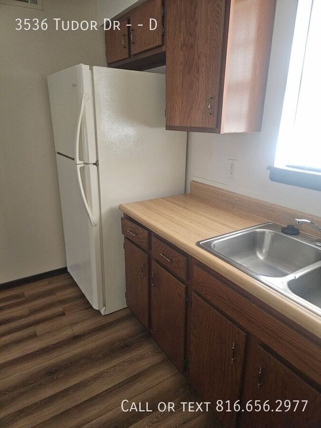 Foto del edificio - 3536 Tudor Dr