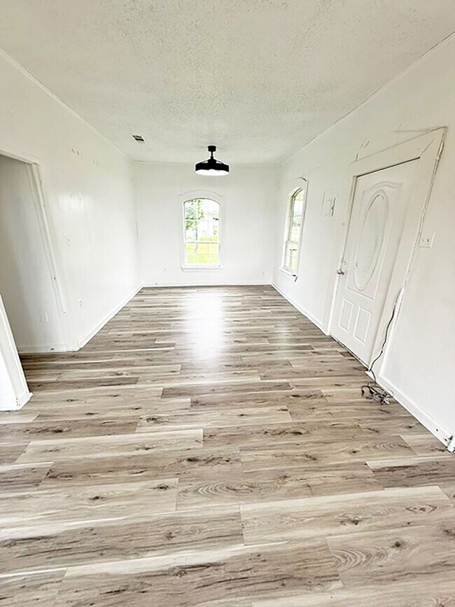 Foto del edificio - Nice 3 Bdrm 1 Bath Home in Gunter Texas