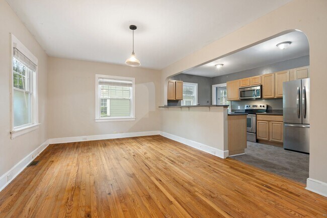 Building Photo - Beautiful Home in Trinity Park