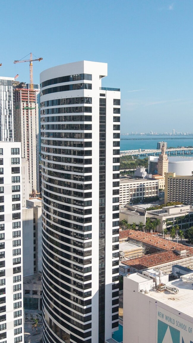 Foto del edificio - 175 NW 1st Ave