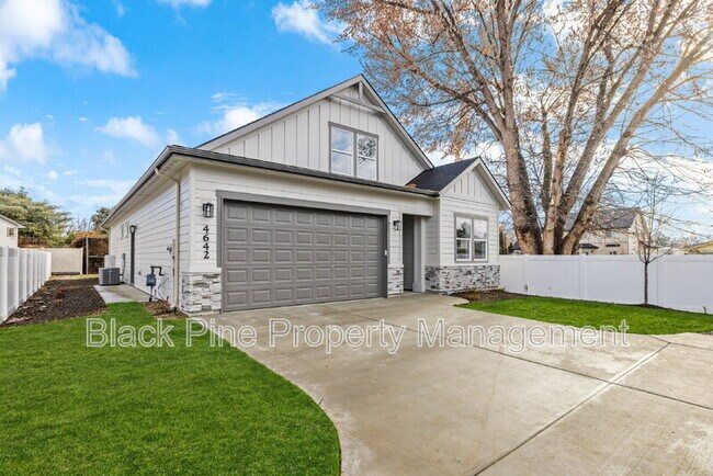 Building Photo - 4642 N Maple Grove Rd