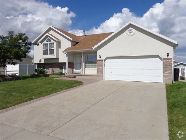 Building Photo - 2320 W 2150 S