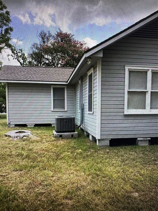 Foto del edificio - 8921 Ramin Dr