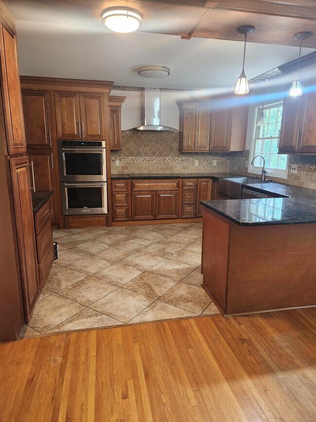Foto del edificio - 252 Liberty Ln