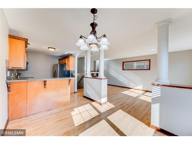 Building Photo - 634 Pleasant Dr