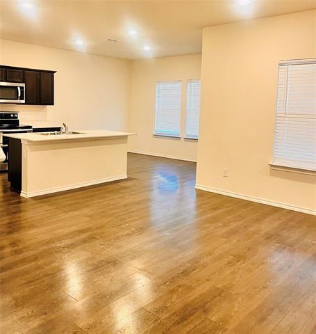 Building Photo - 1006 Old Oaks Dr