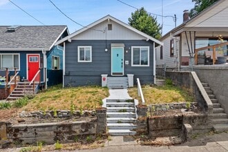 Building Photo - 916 Pleasant Ave