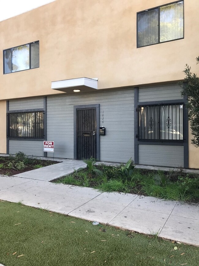 Building Photo - 1826 W Willow St