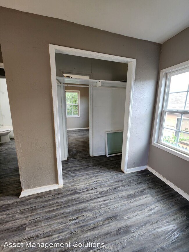 Building Photo - 3 br, 1 bath House - 3508 SW 38th St.