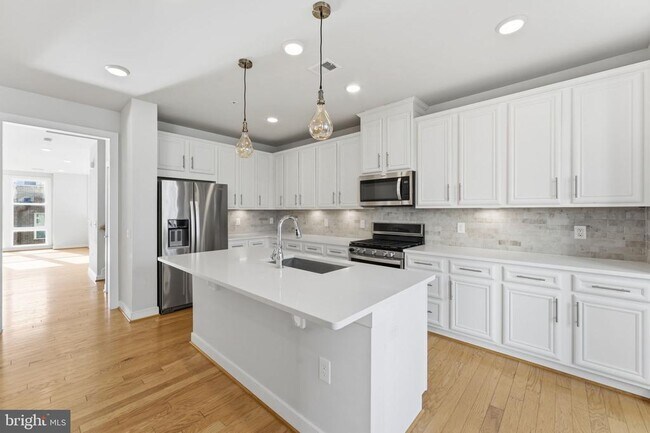 Foto del edificio - 13331 Launders St