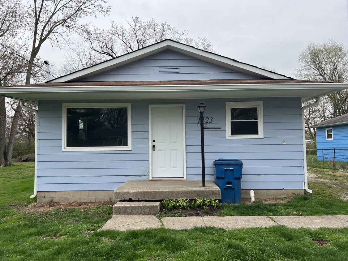 Foto principal - 1123 S Auburn St