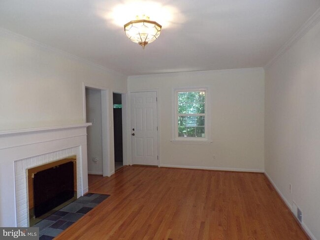 Building Photo - 5000 Ridgewood Rd
