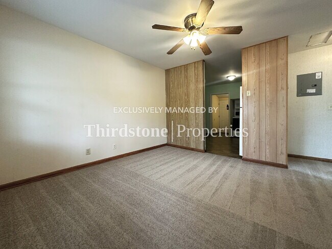 Foto del edificio - 1727 Lindsey Rd