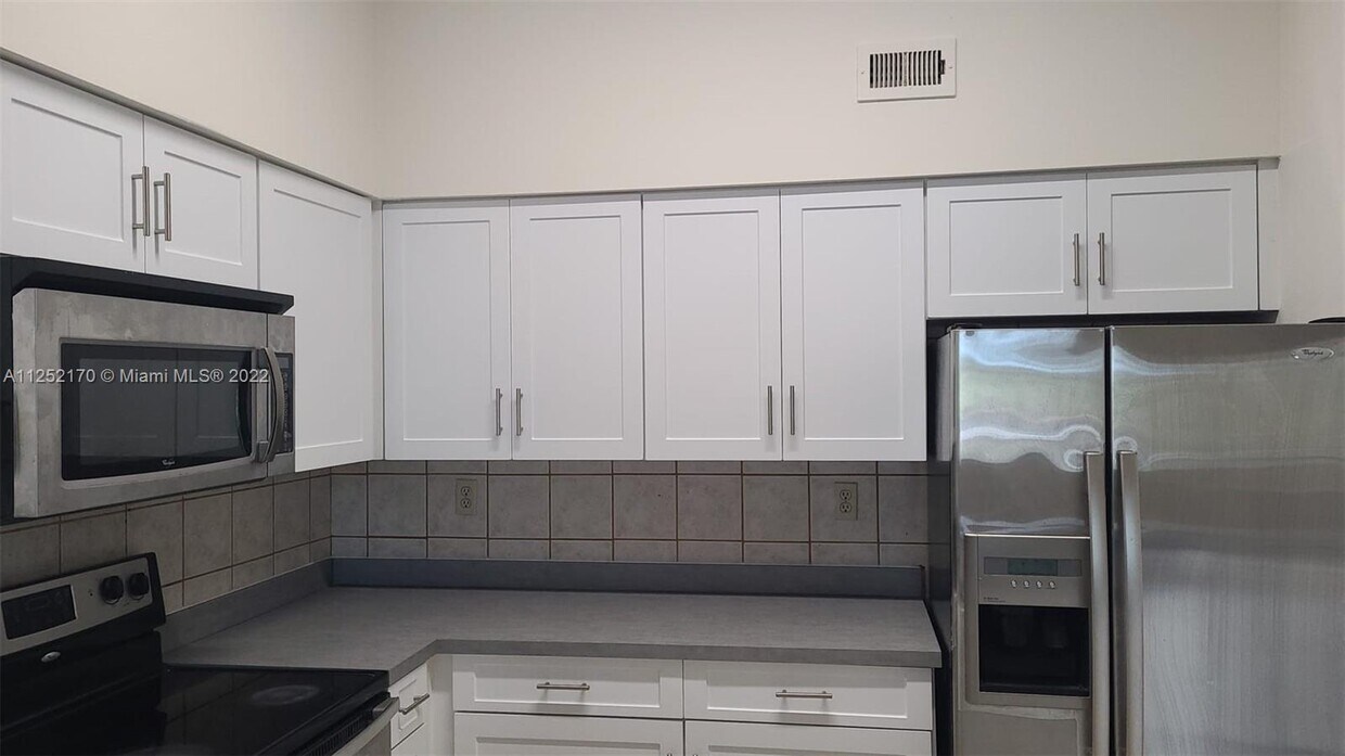 Foto del edificio - 2550 SW 18th Terrace