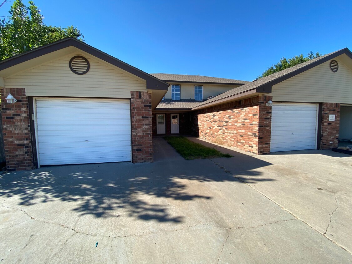 2905 Mable Dr, Canyon, TX 79015 Townhome Rentals in Canyon TX